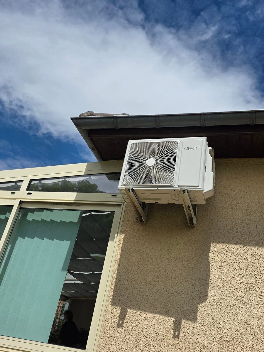 Unité de climatisation installée à Droupt-Sainte-Marie